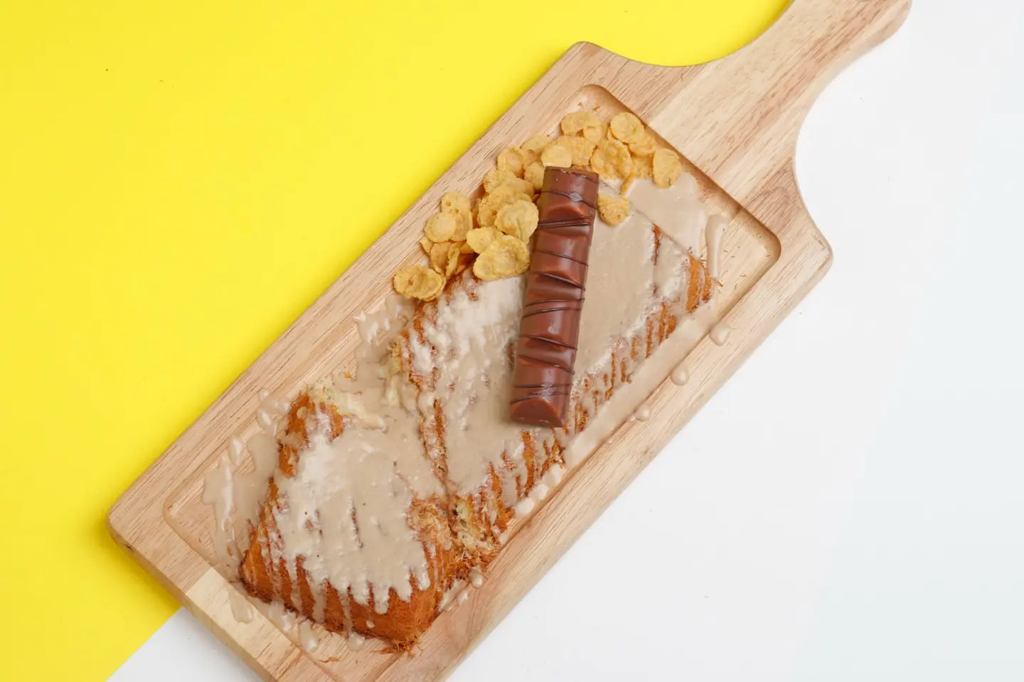 Cream And Kinder Kunafah - Small