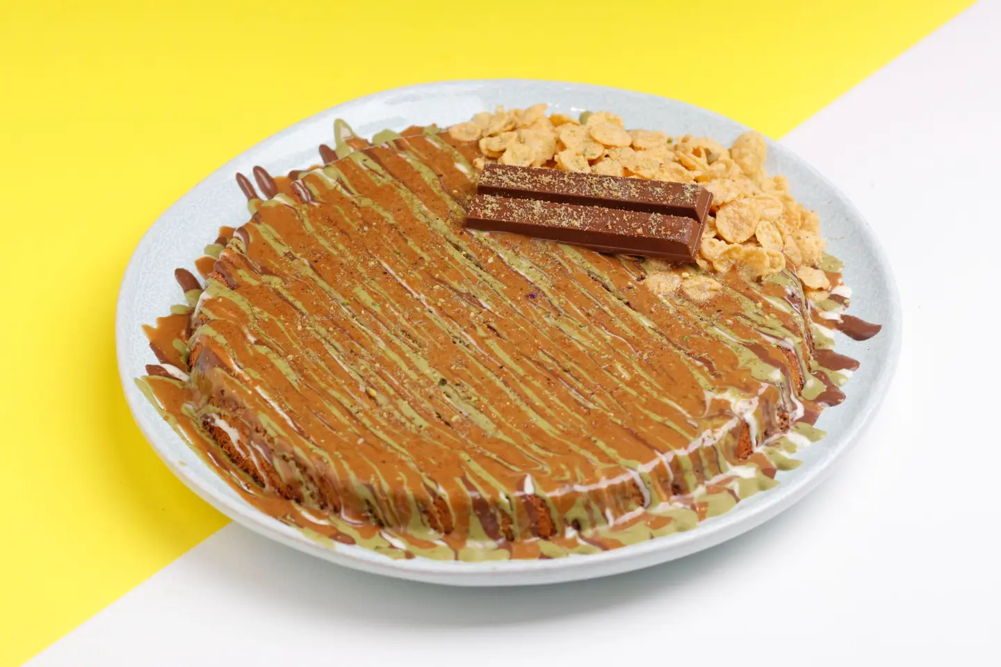 Cream And Kinder Kunafah - Large