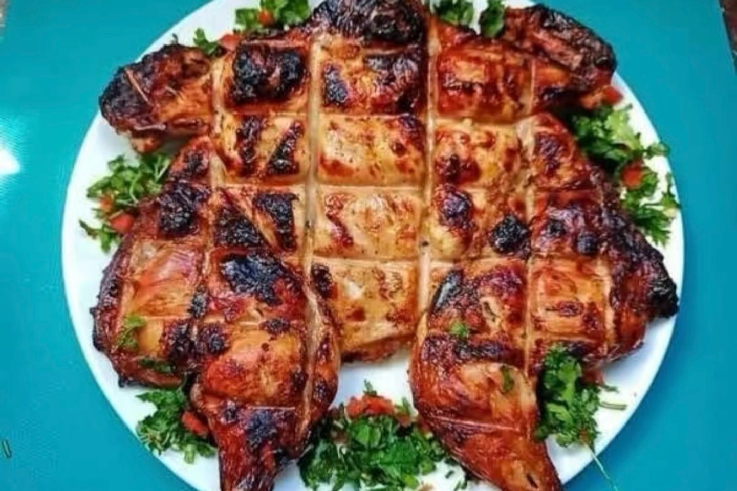 حبة دجاج على الفحم  - صغير