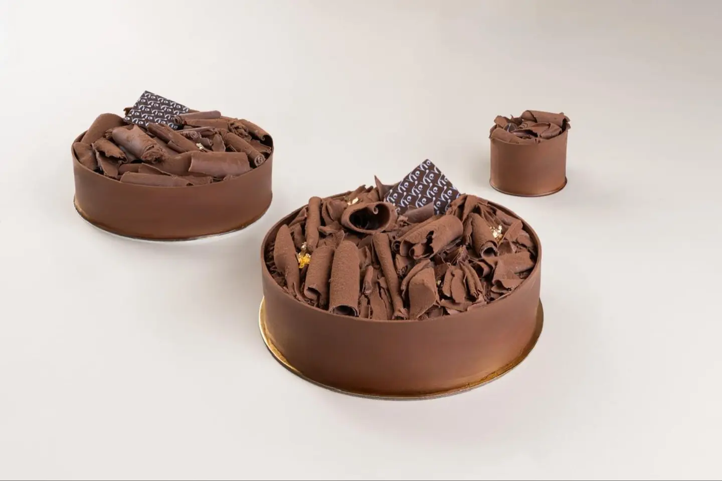 دبل شوكلت كيك كبير - الحجم الوسط