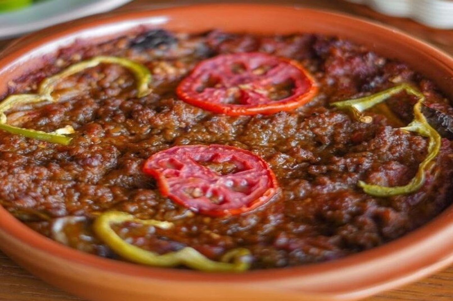 مسقعه باللحمه المفرومه  - وسط