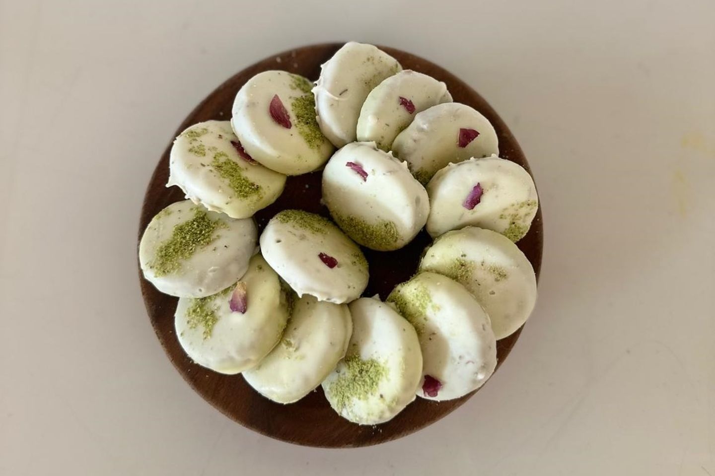 Mix Arabia Covered In White Chocolate - Kilo