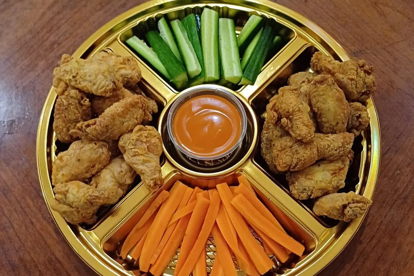 Sal's Golden Chicken Wings Party Platter - 20 Strips