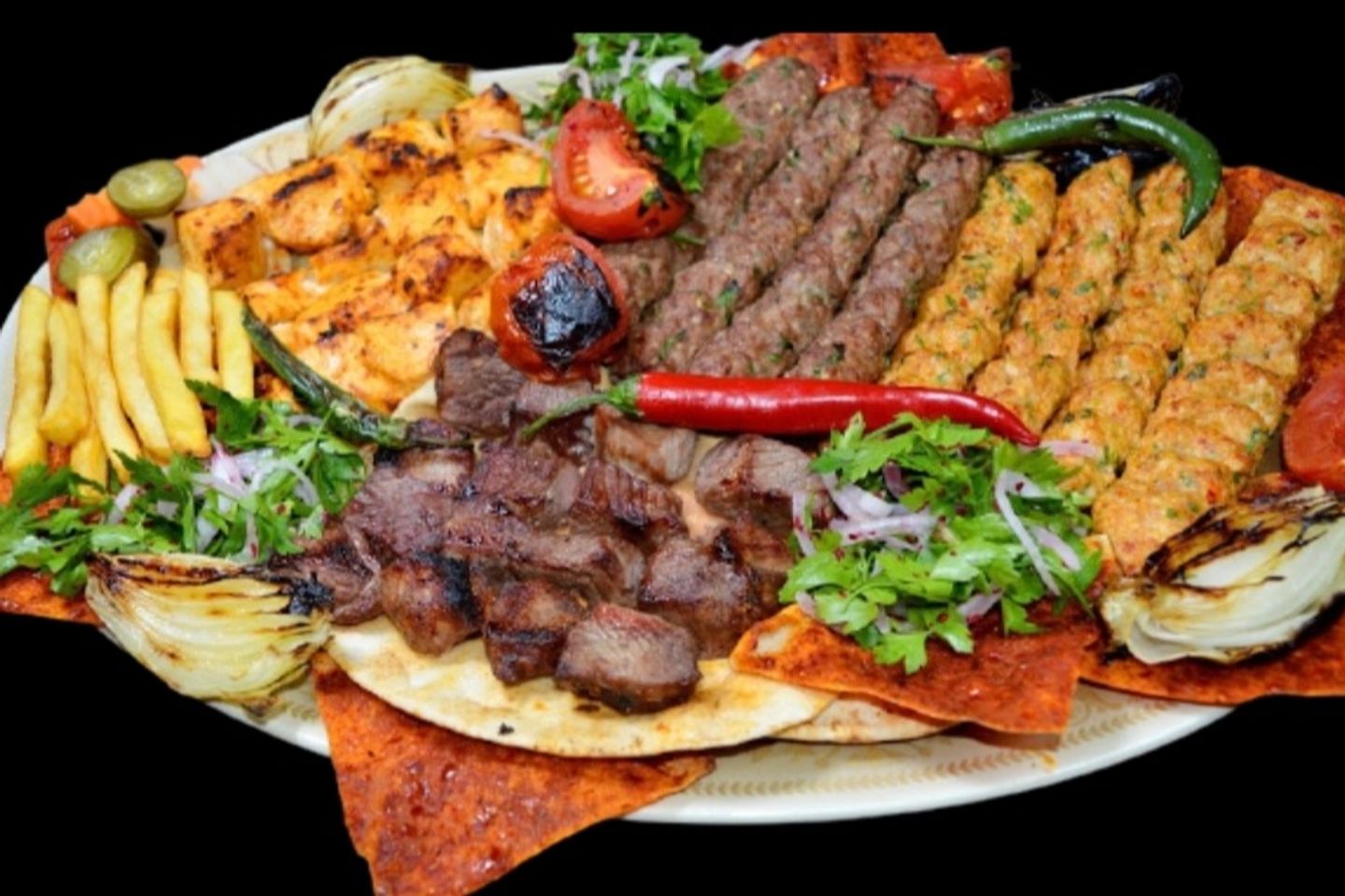 صحن مشويات مشكل مع أرز - نصف كيلو