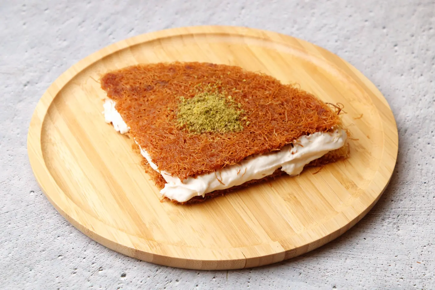 Rough Kunafa With Cream And Cheese Nabulsi - Small [1 2 Persons]