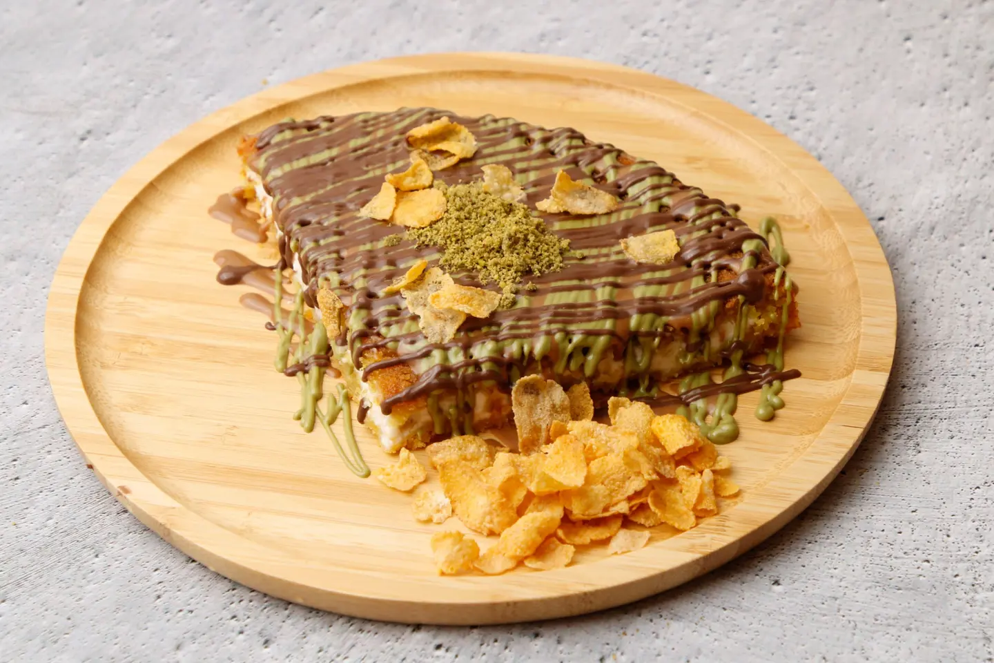 Fine Banana & Cream Knafa With Sauces - Small [1 2 Persons]