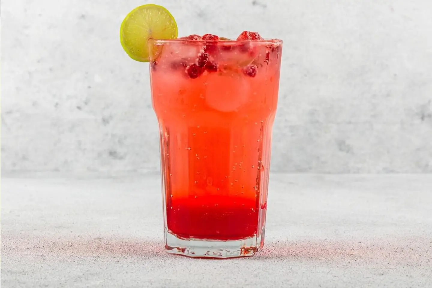 أناناس ورمان  - وسط