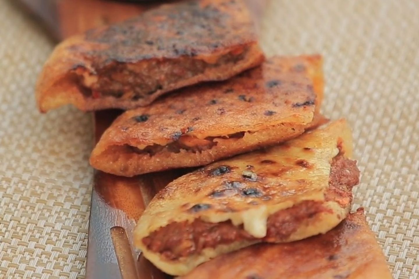 حواوشي سجق - وسط