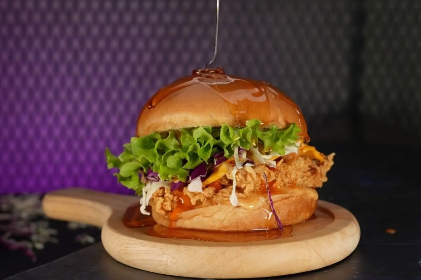 ون ثاوزند ميبل سيراتشا - ساندوتش