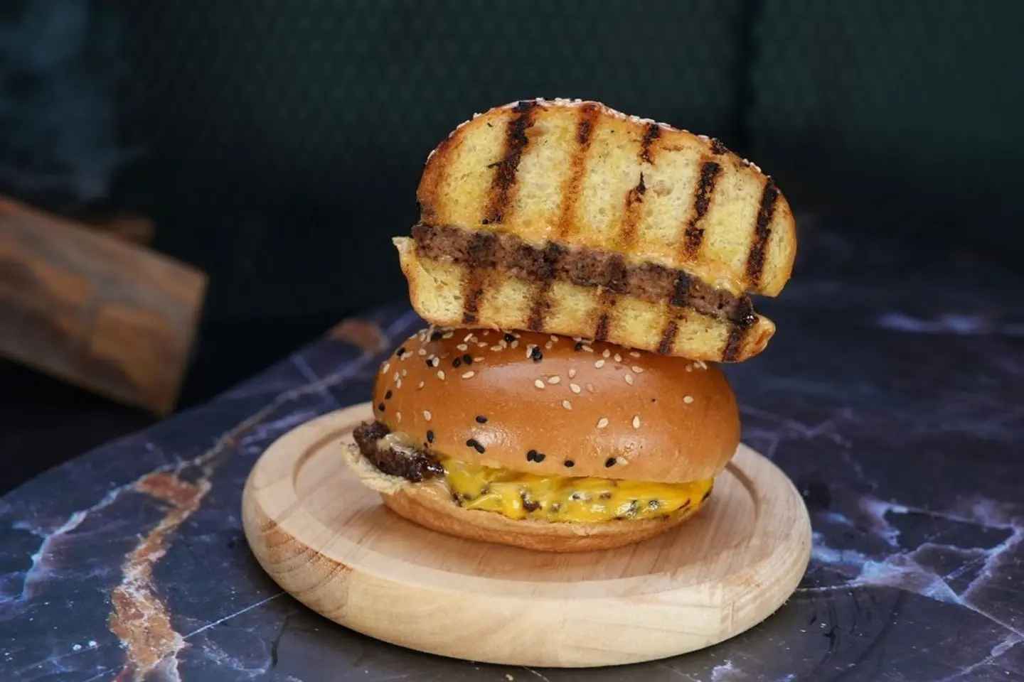 ون ثاوزند سموكي - ساندوتش