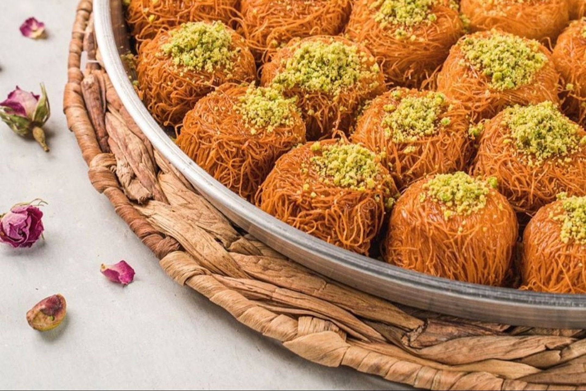 لقمة المختار- بالجبنة النابلسية - وسط