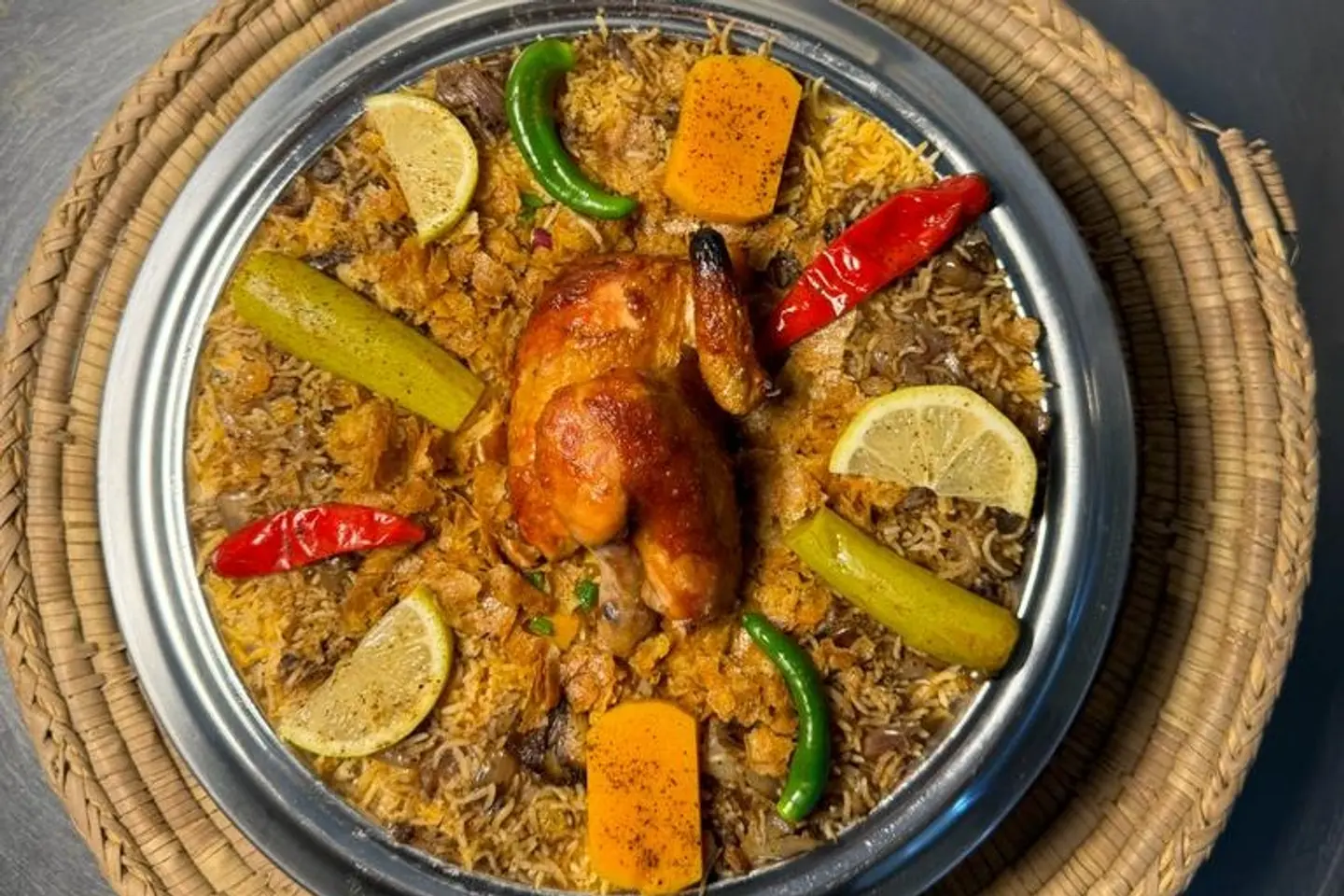 نصف دجاجه   شواية  مع الارز  - بشاور