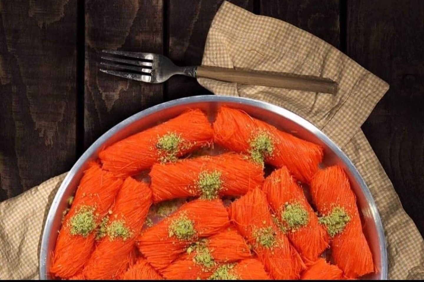مبرومة الكنفاني بالقشطة - وسط