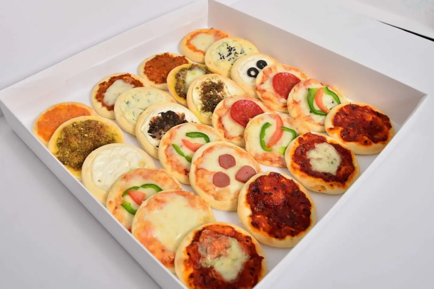 Mini Fatayer 24 Piece - 24 Pieces