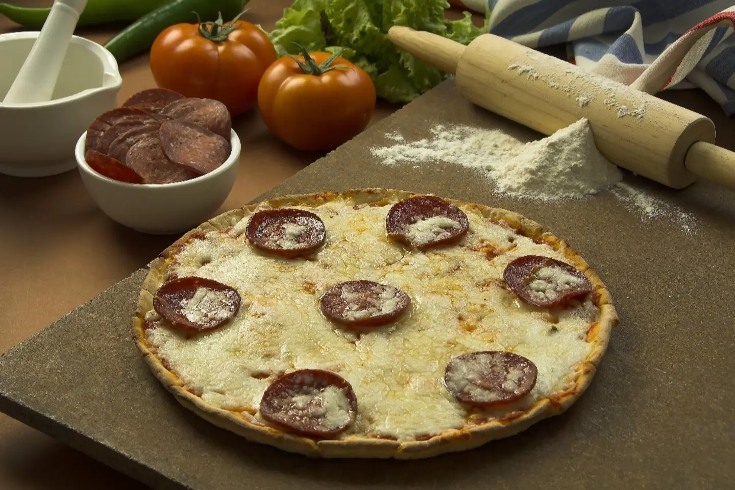 بيتزا ببيرونى - صغير