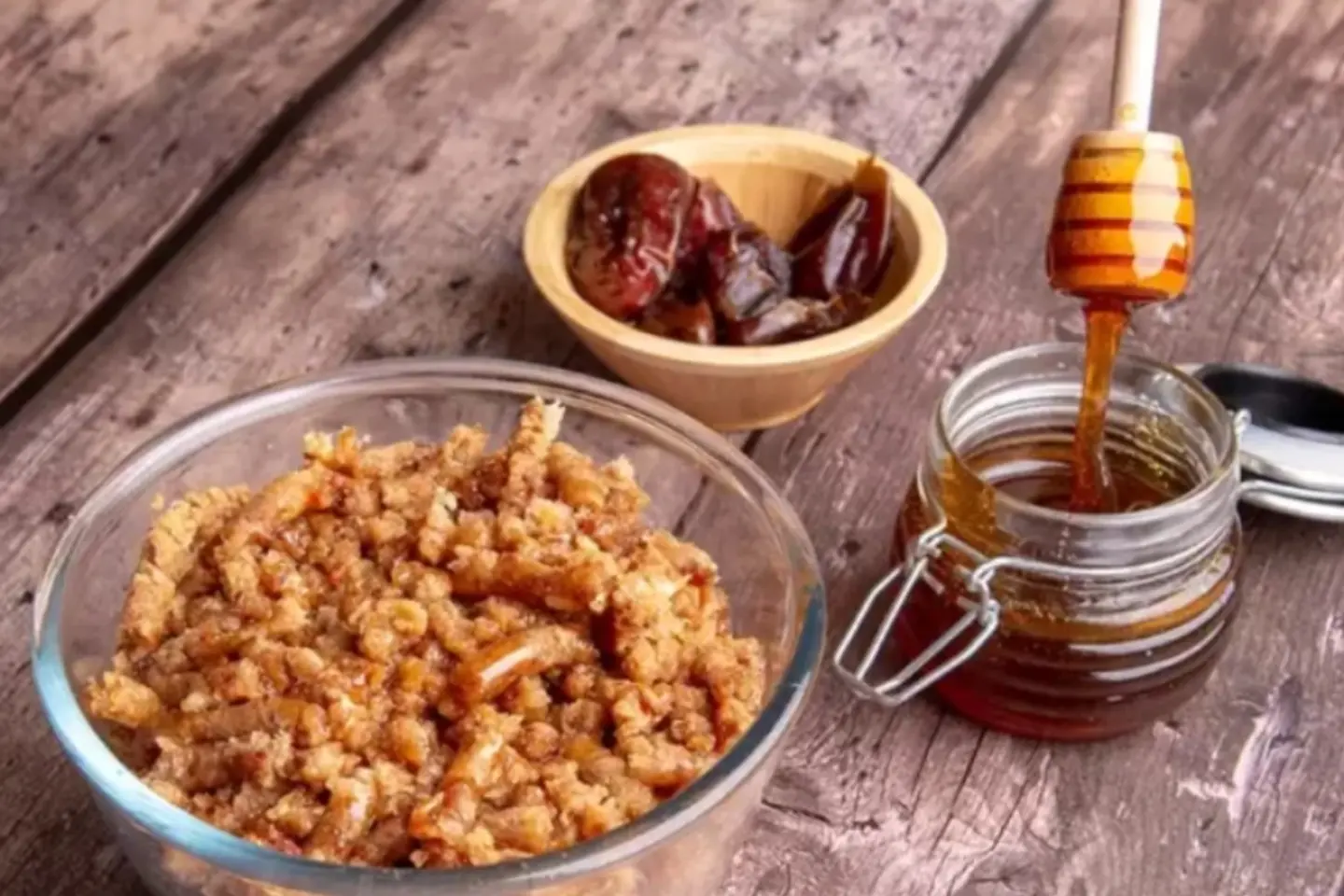 فتة تمر وسمن وعسل - صغير