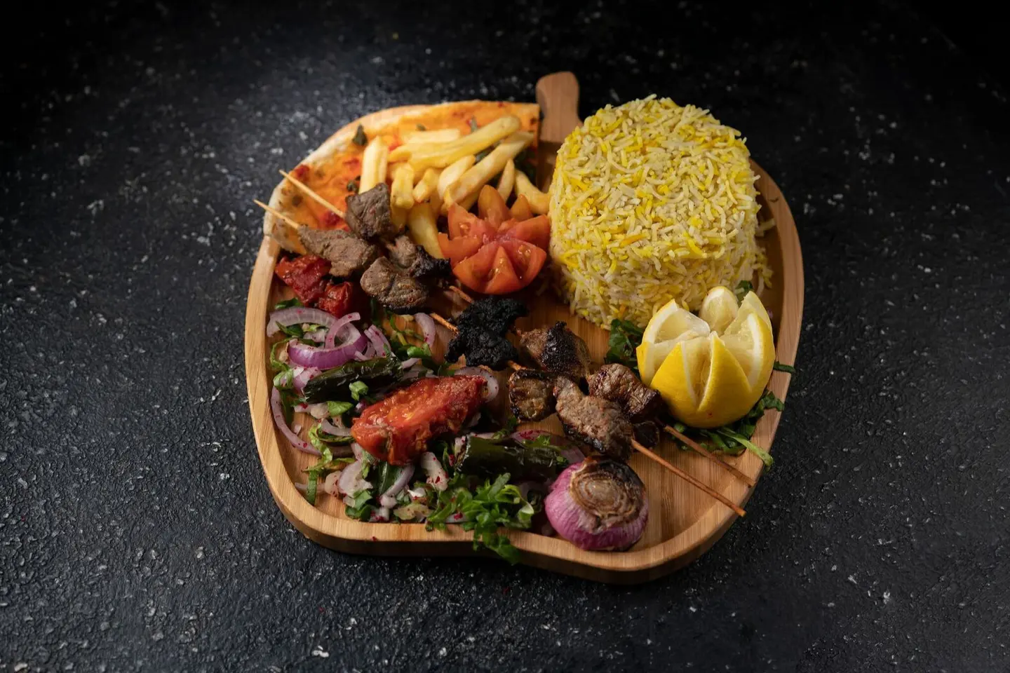 أوصال لحم مع أرز - وسط