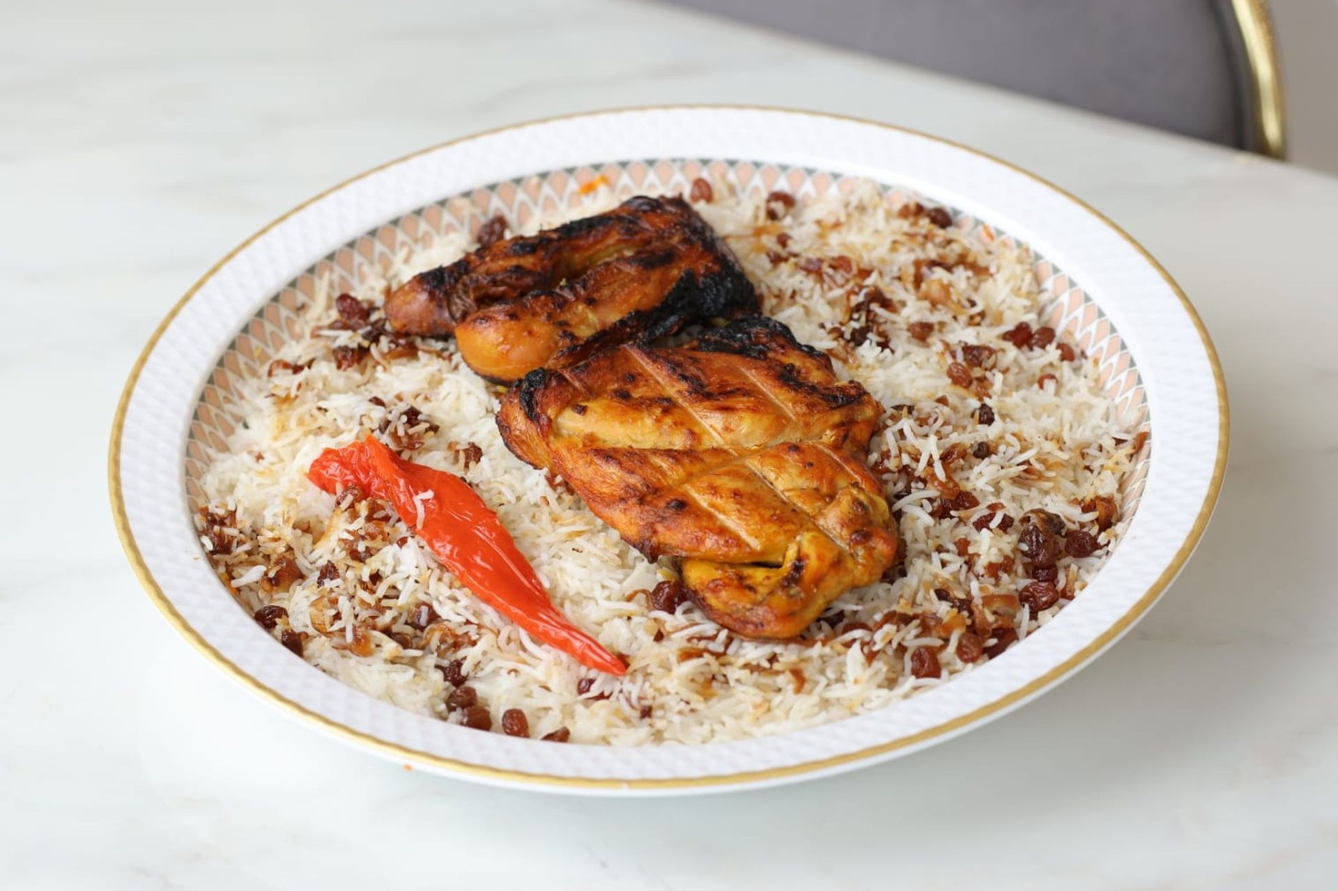 دجاج على الفحم مع ارز بيشاور - نصف دجاجة