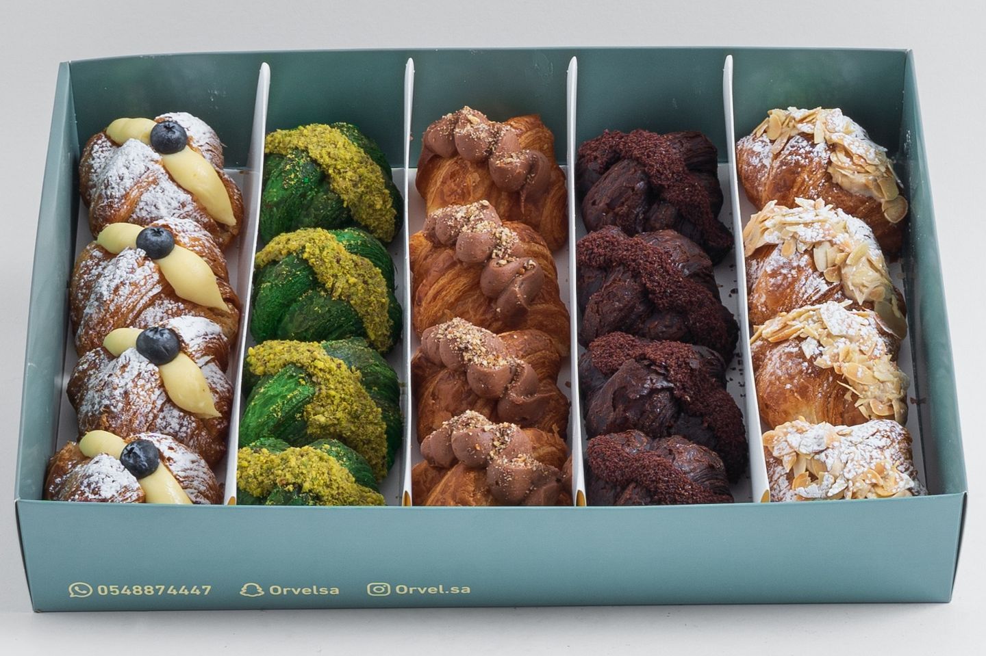 Mix Sweet Croissant Box - Large