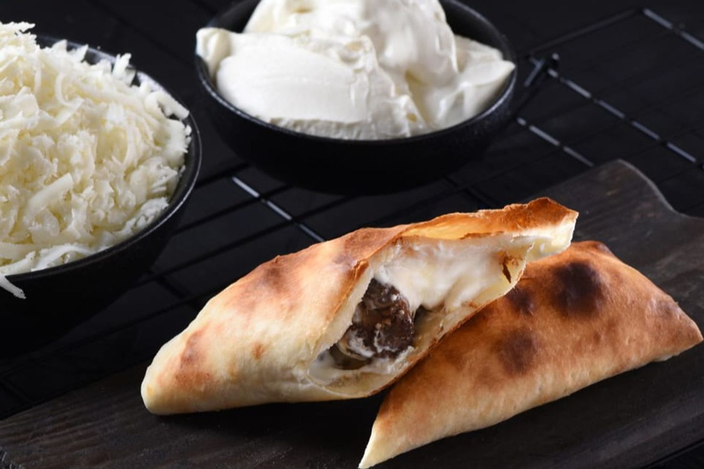 فطيرة أوصال لحم بالجبنة - صغير