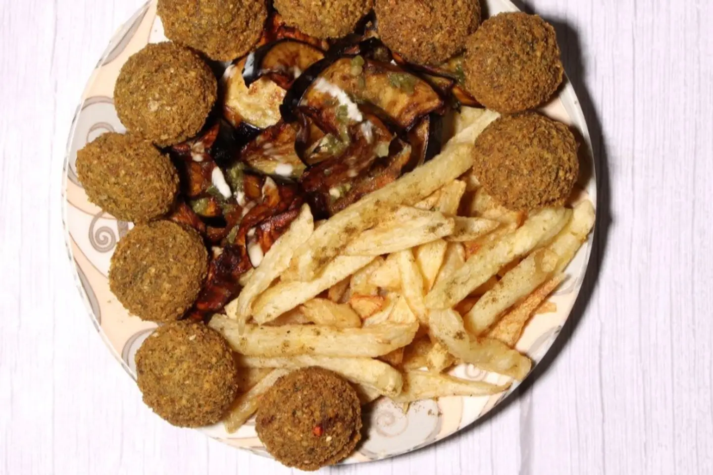 فلافل وباذنجان وبطاطس  - كبير