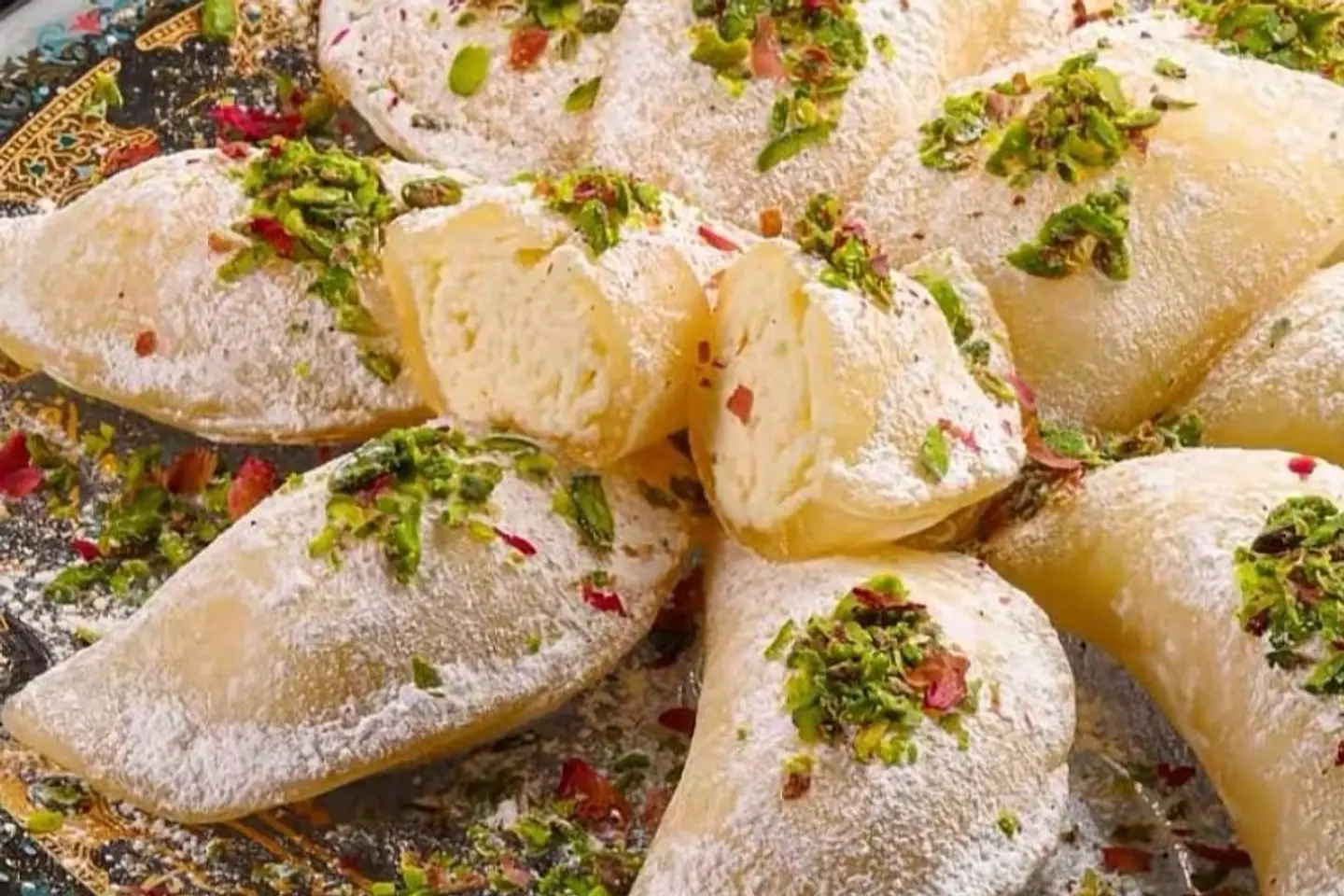 Halawa - Halaqum Bihashwat Qishta