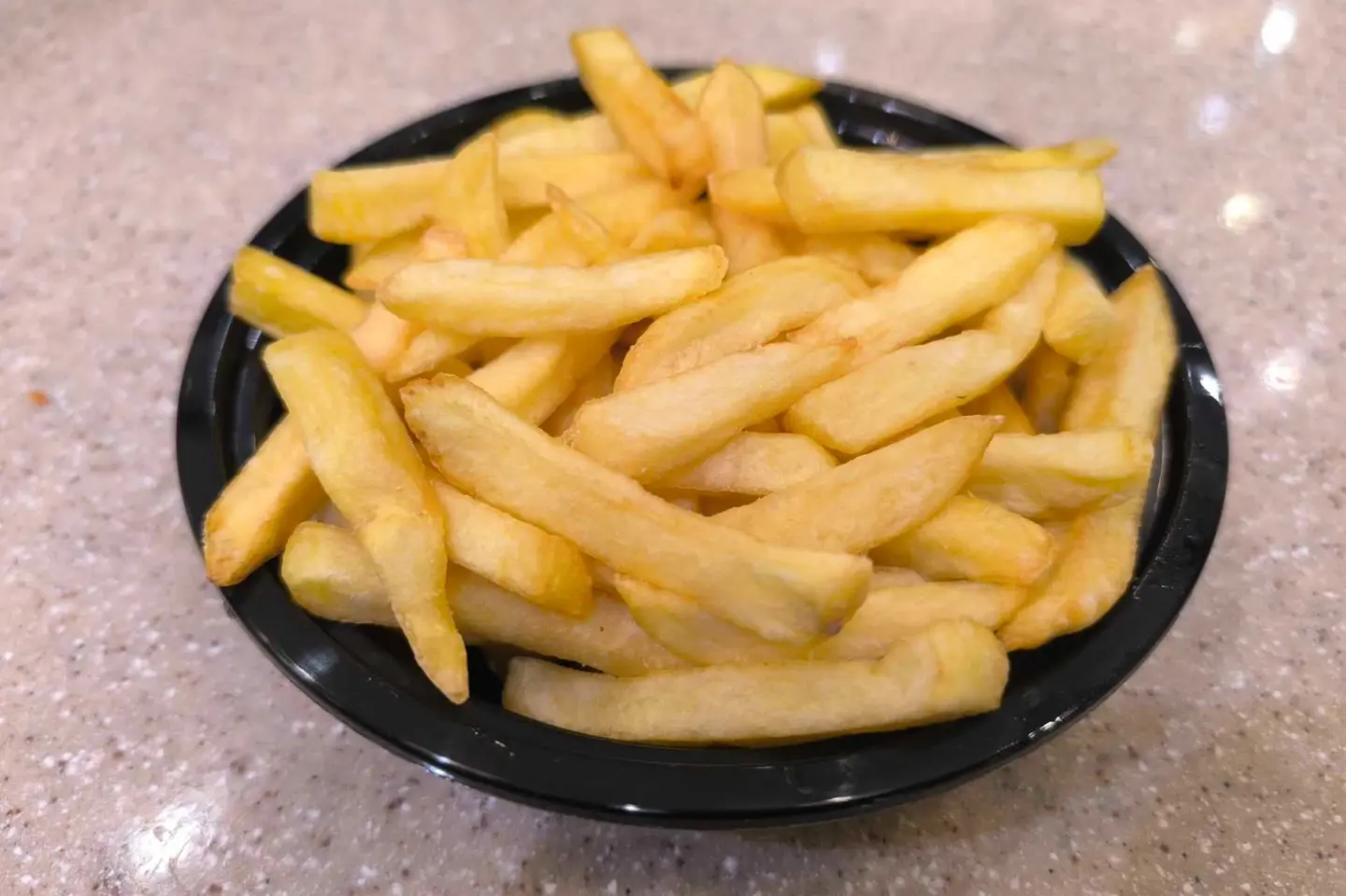 بطاطس مقليه  - وسط