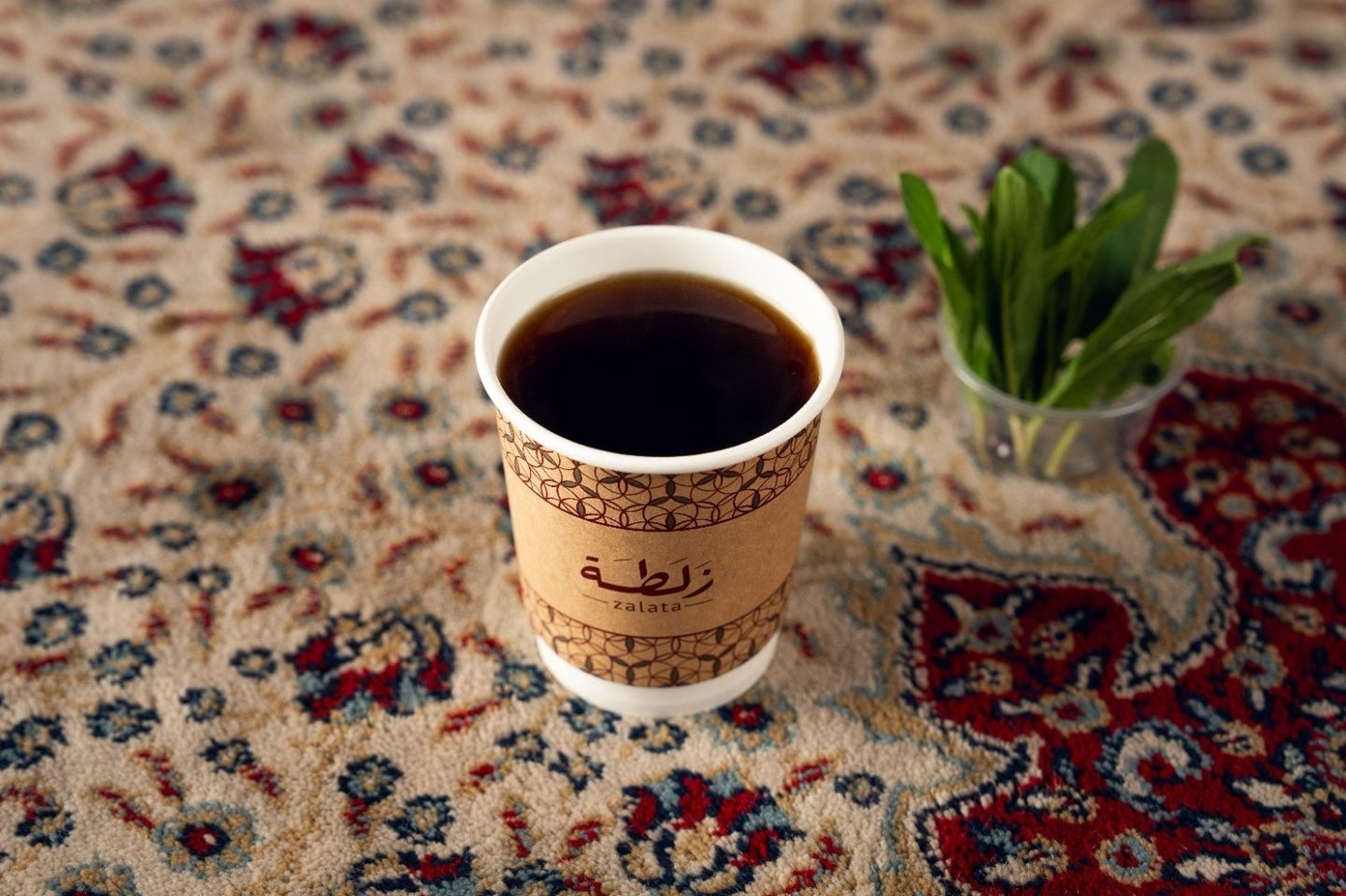 شاي بالحبق - كوب