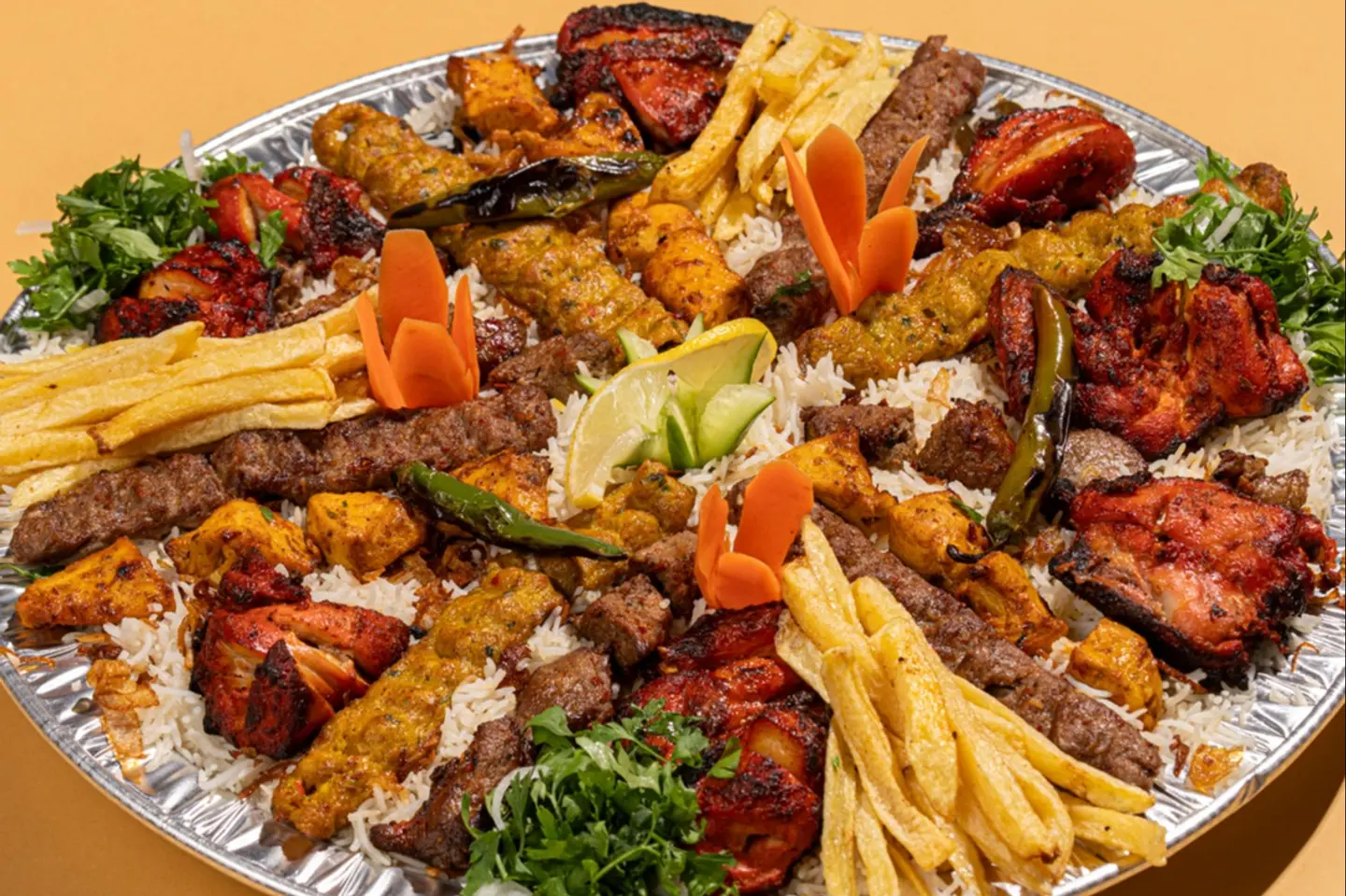 مدلل مشاوي مع الرز - كبير - 12 سيخ وحبة تندوري دجاج مع الرز