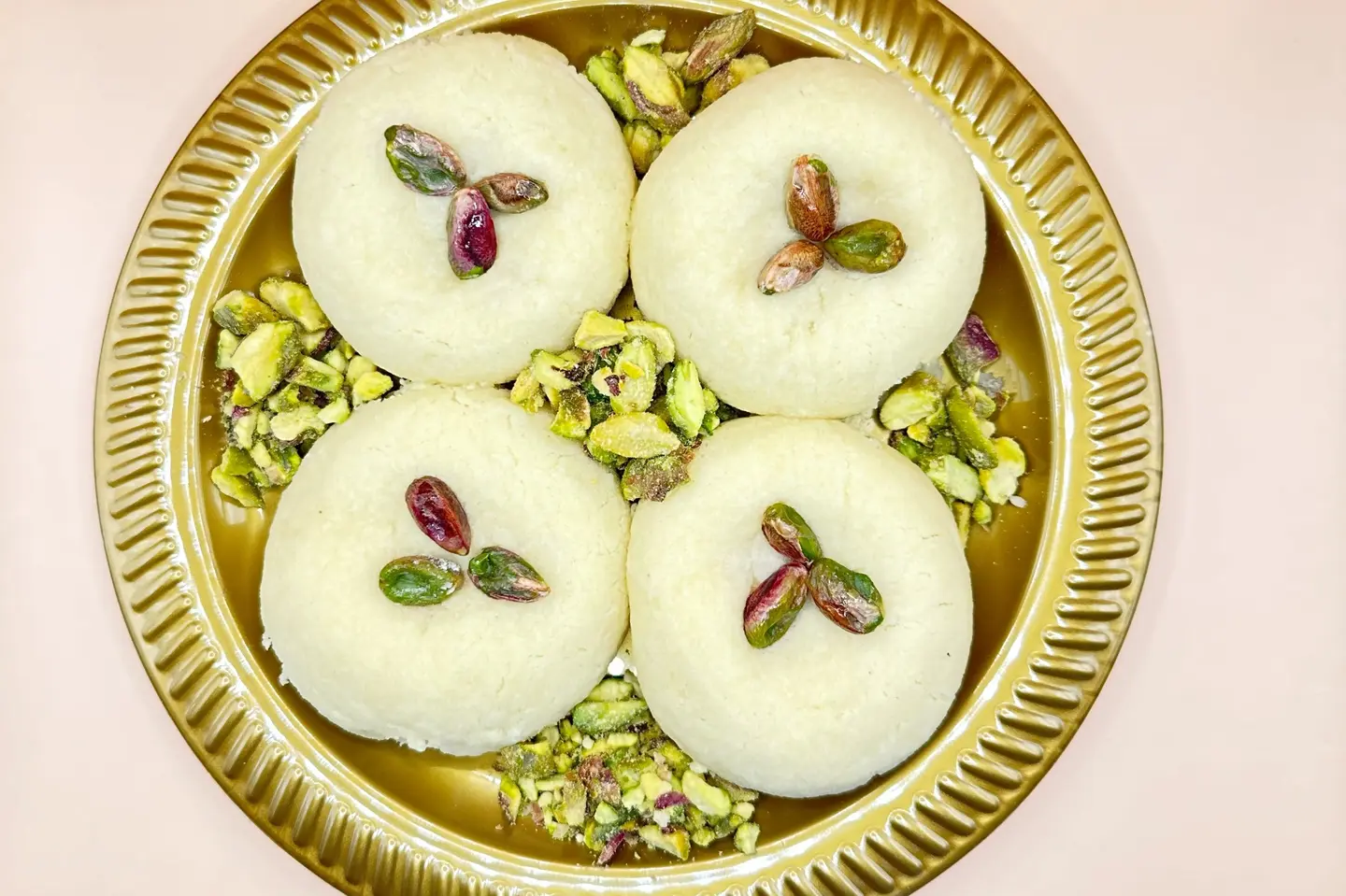 غريبة بالقشطة - صحن كبير