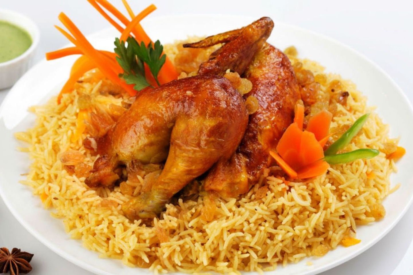 نص دجاج شواية مع أرز بخاري - نص حبة دجاج