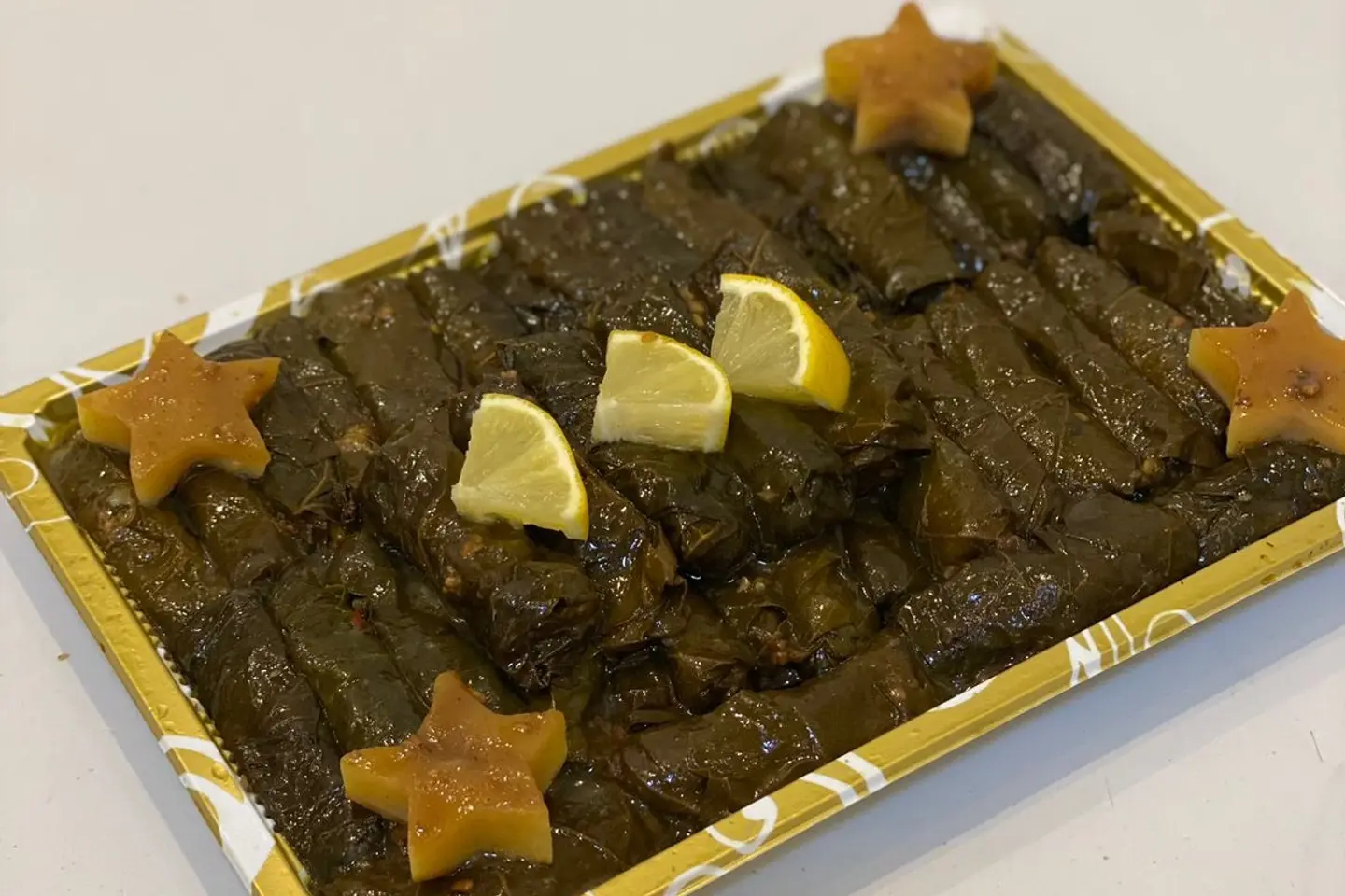 ورق عنب - حجم الوسط اربع وعشرون حبة