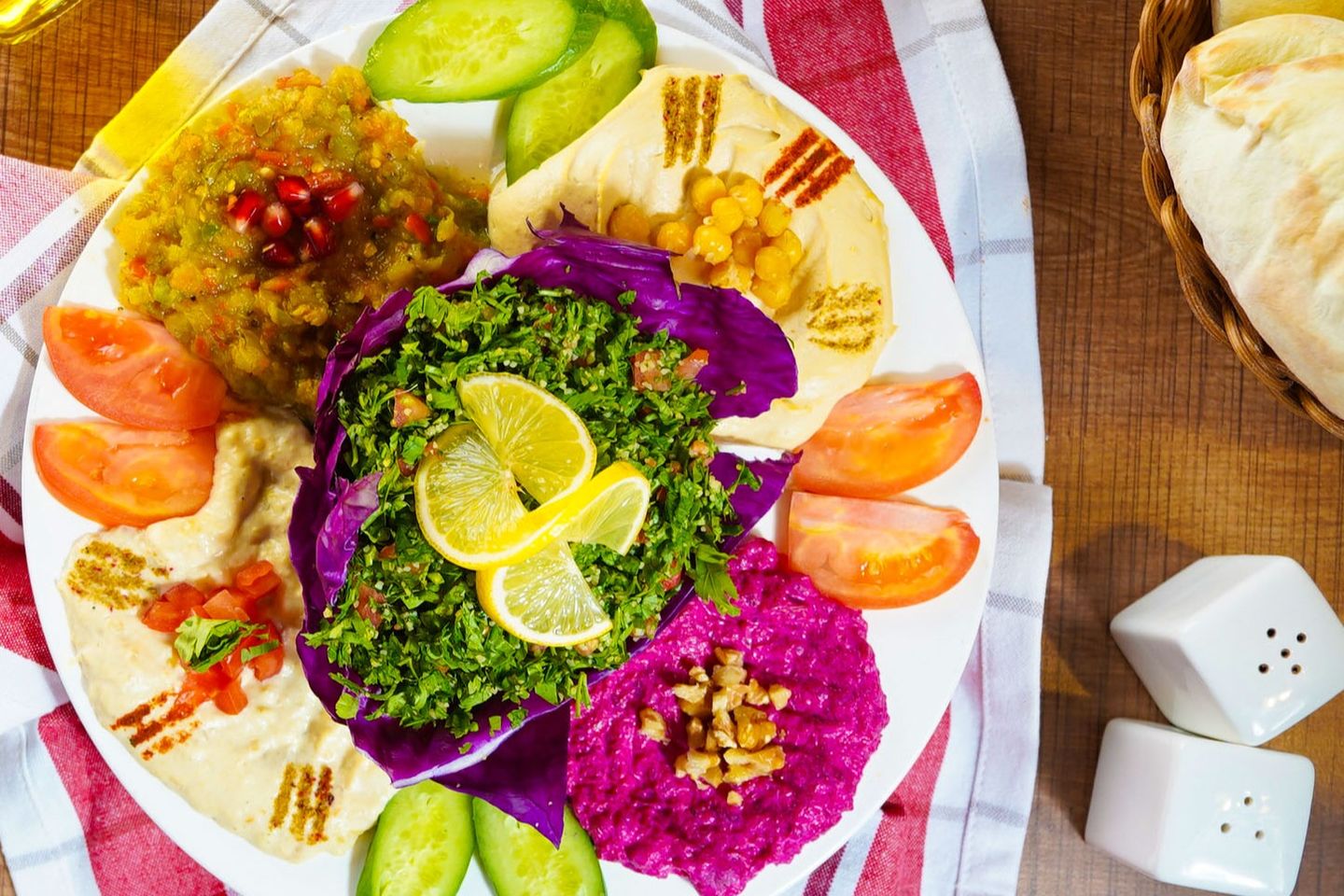 صحن مقبلات مشكل  - وسط