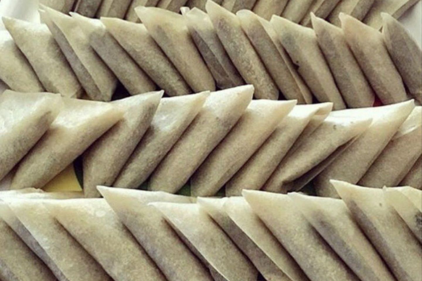 سمبوسة دجاج مفرزنة - ٥٠ قطة