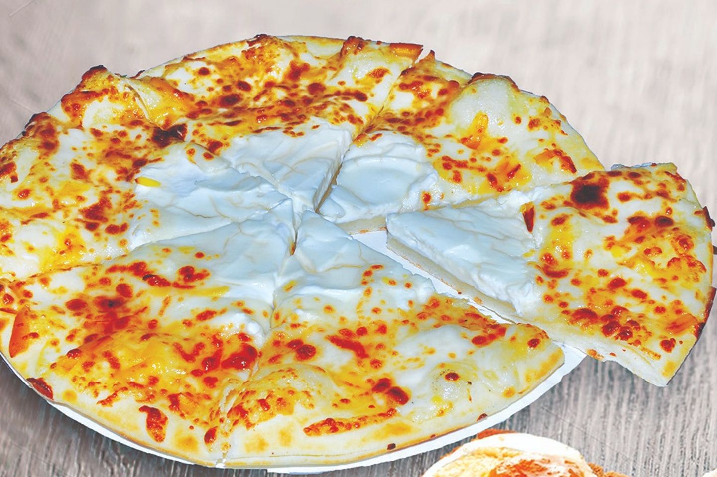 Aish Al Bolbol Pizza  - Medium