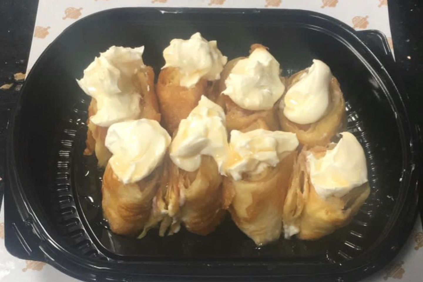 رول قشطة و عسل - وسط