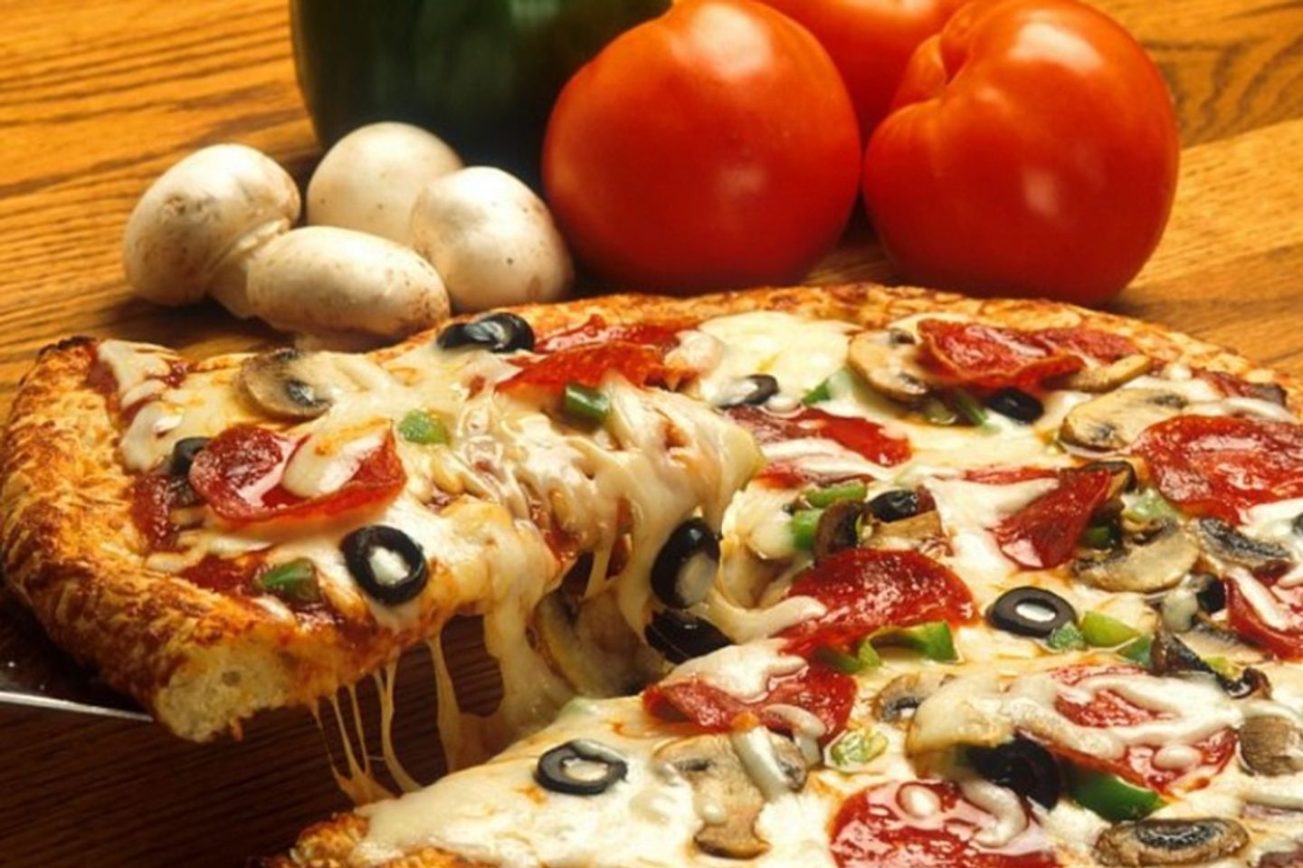 Vegetable Pizza - Medium