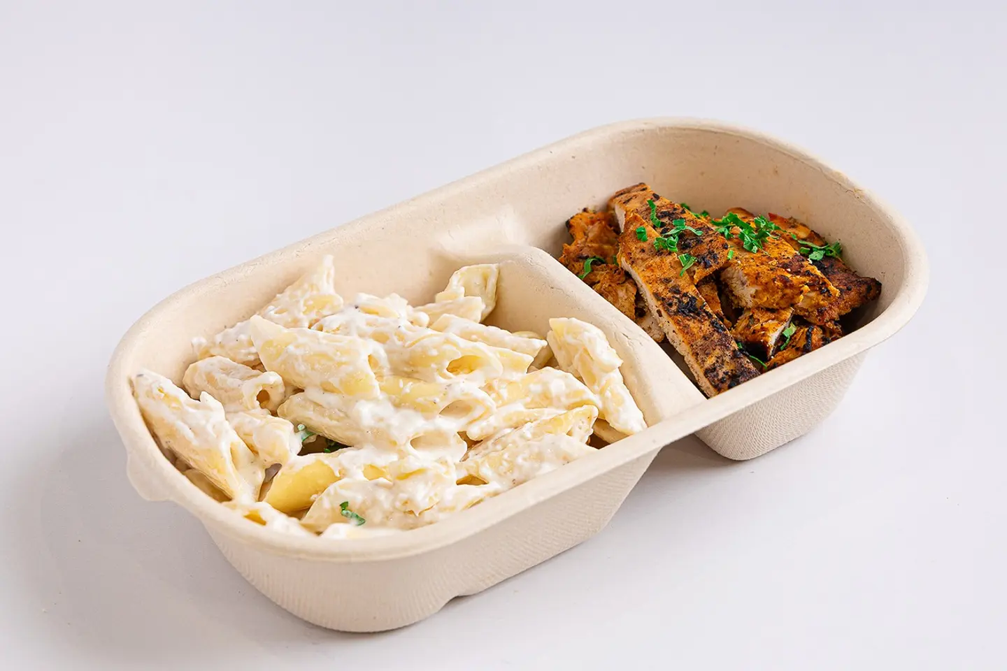 Grilled Chicken With White Pasta - 100 Gram