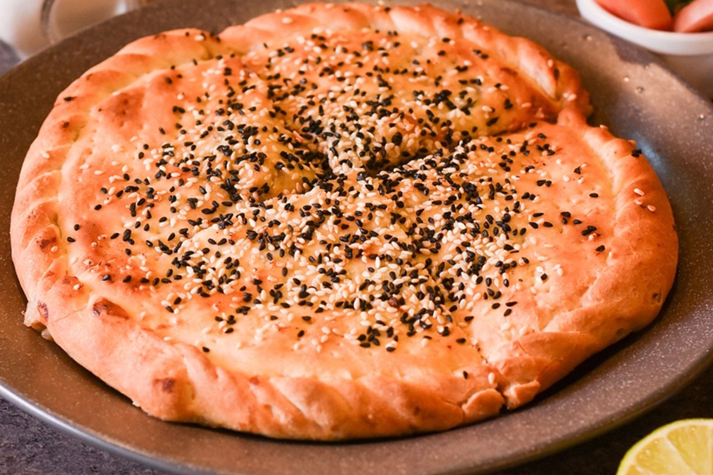حواوشي لحم  - 1/2 رغيف
