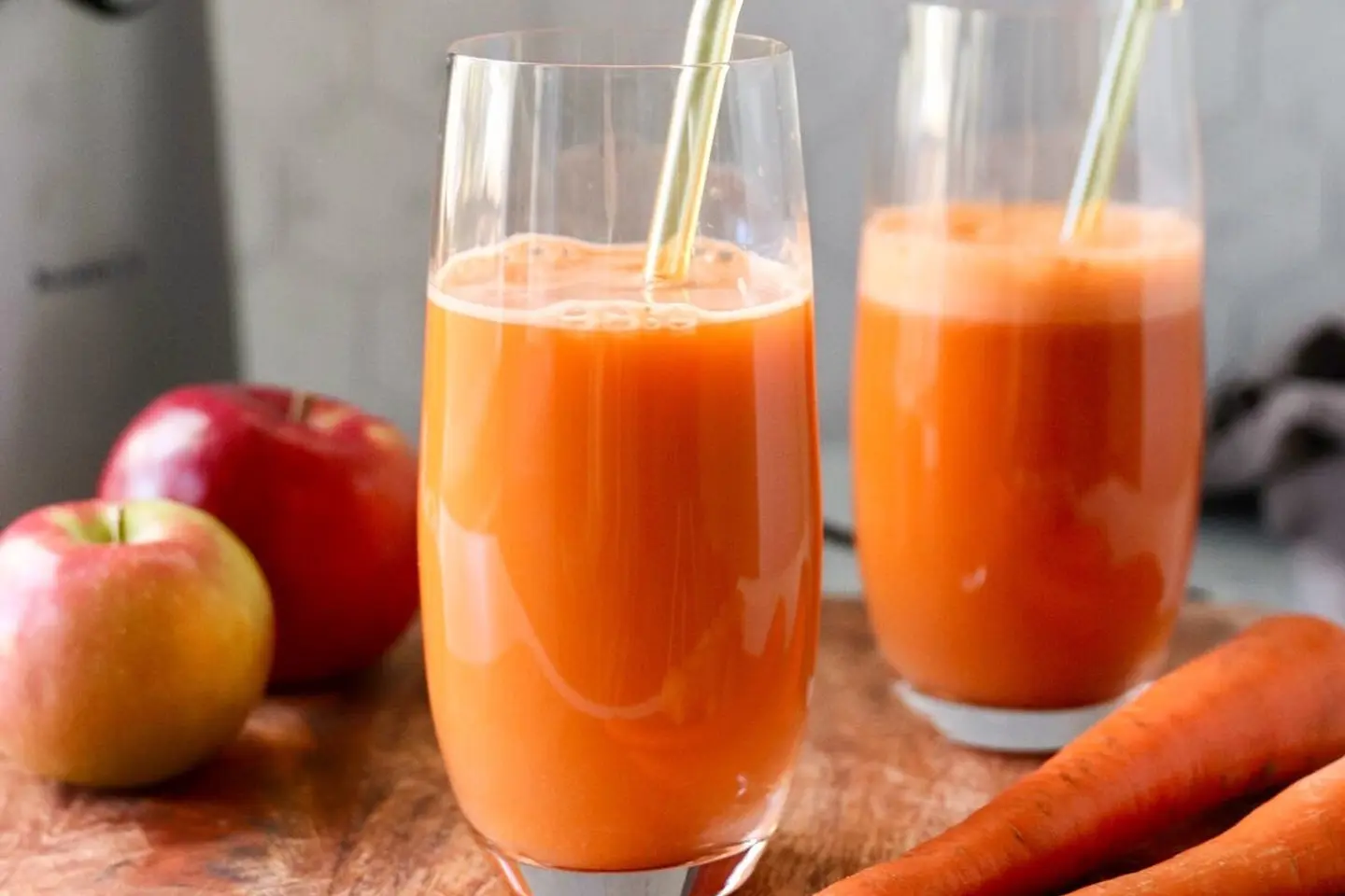 Squeezed Apples With Carrots Juice - Small