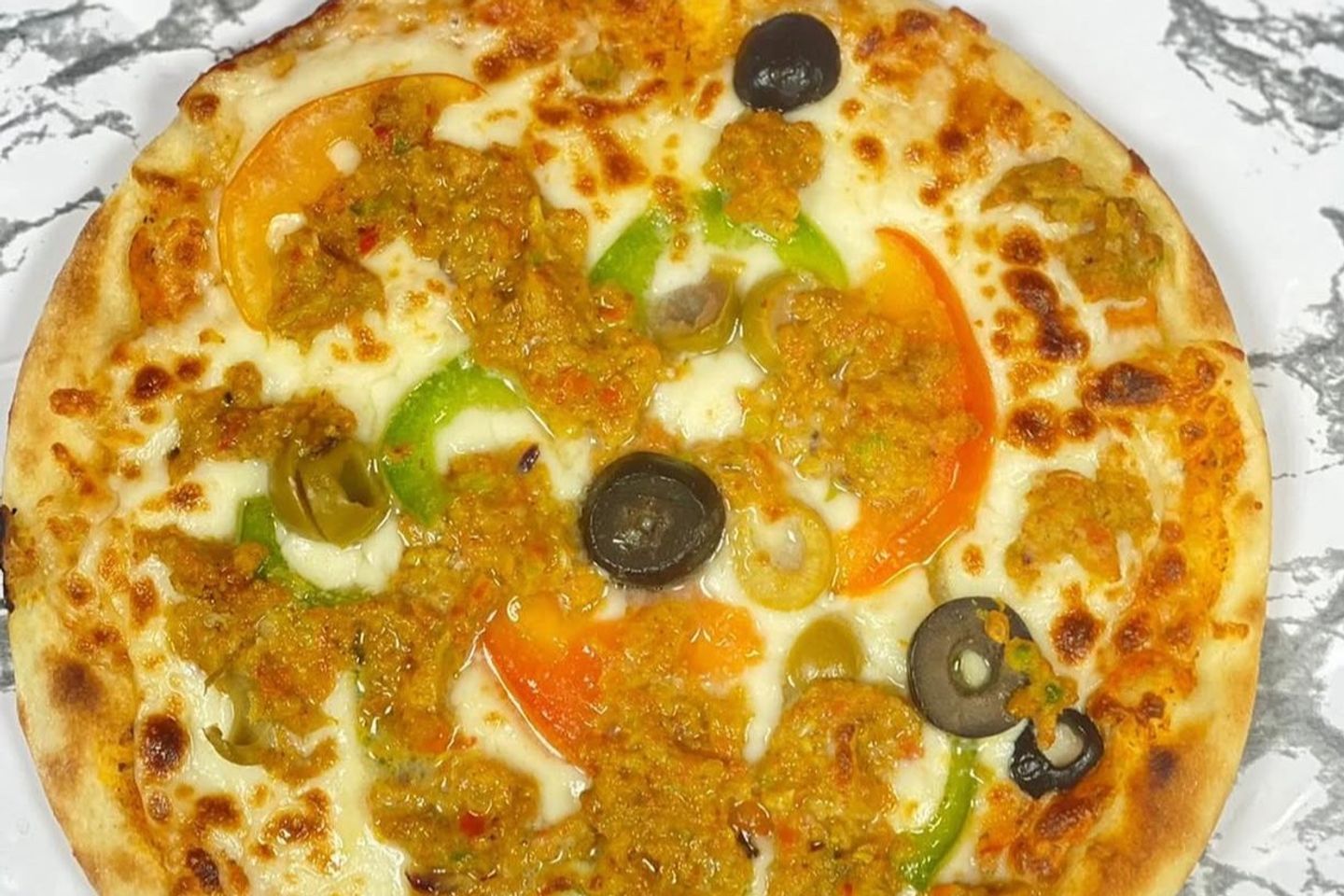 بيتزا دجاج - وسط