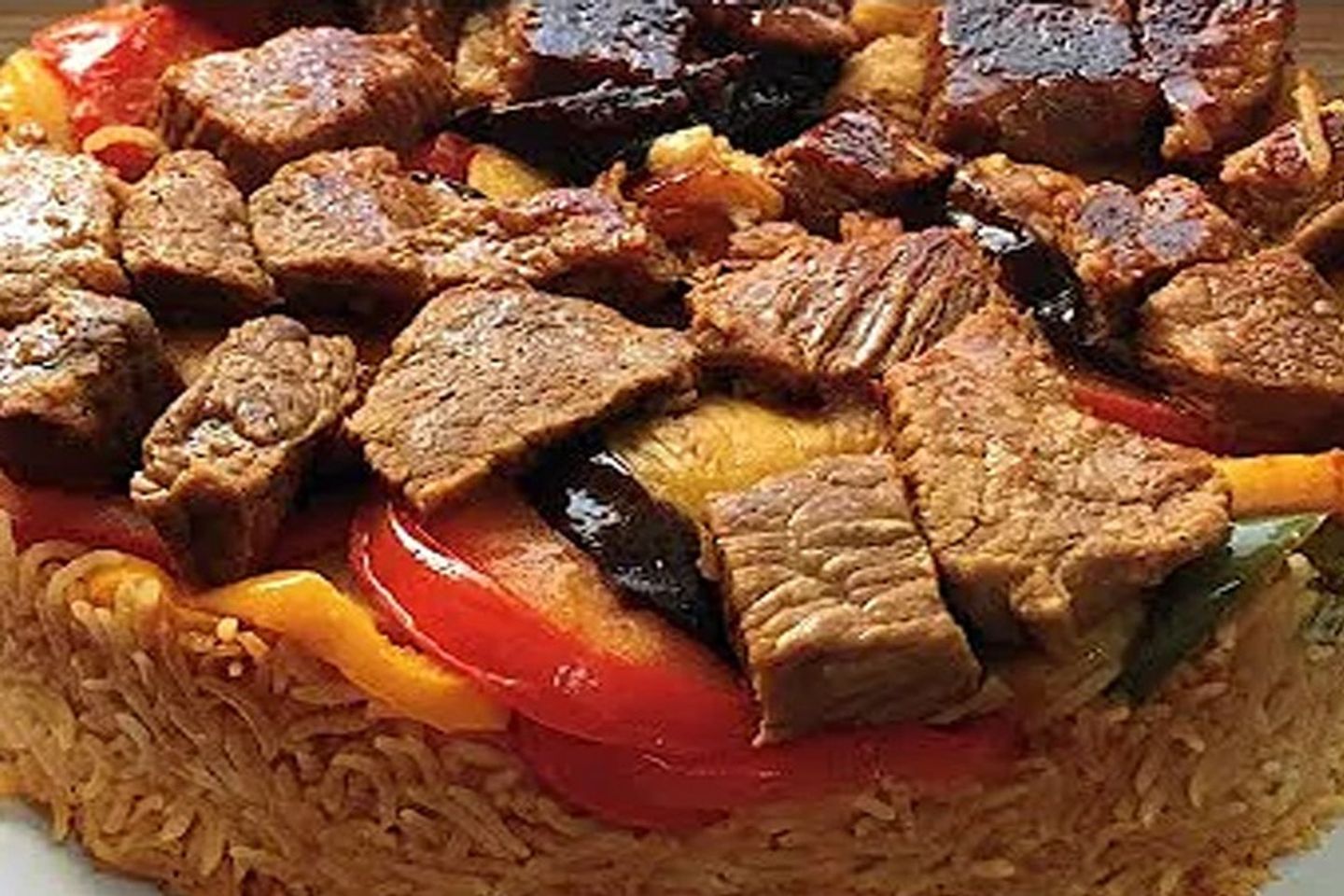 مقلوبه لحم بلدي - نفر مقلوبه لحم