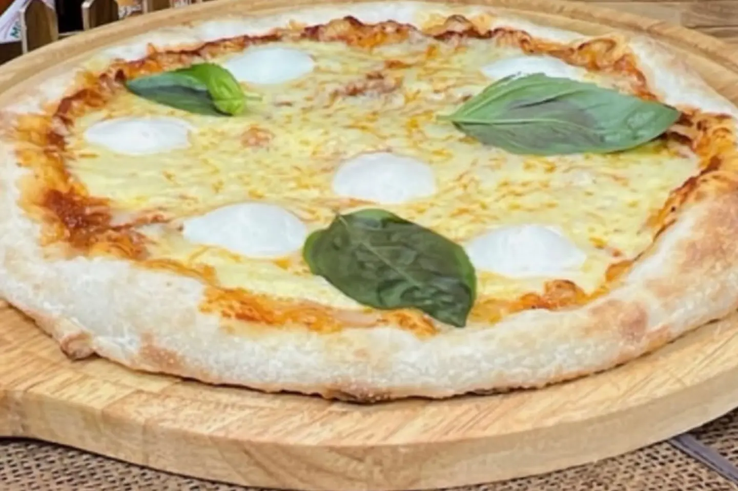 Four Cheese Pizza - Medium