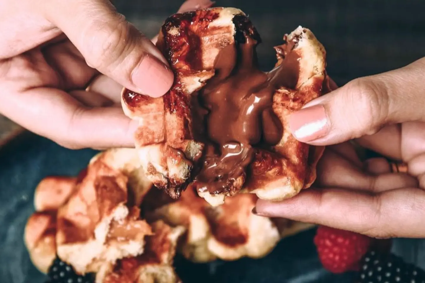 Sweet Waffle Stuffed With Nutella - Medium