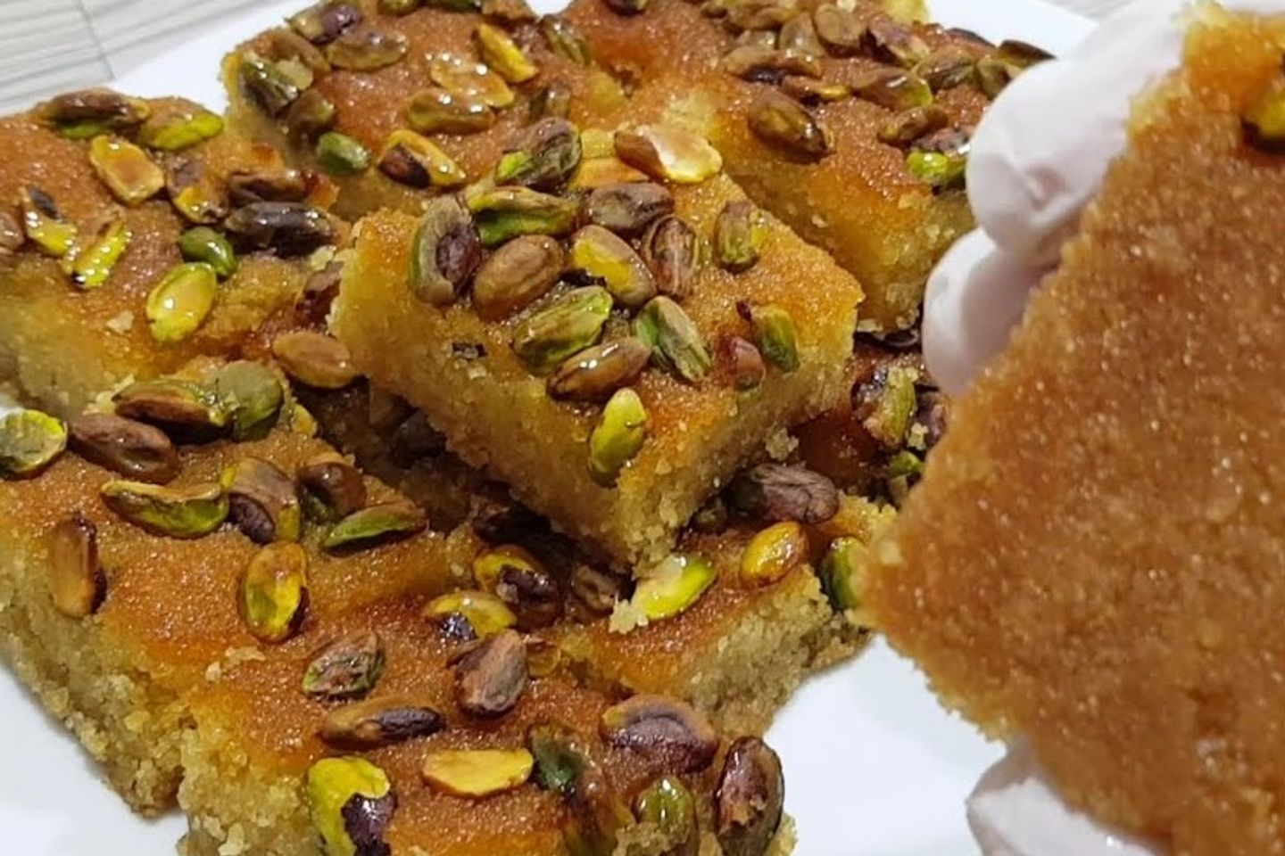 هريسة نبكية بالفستق الحلبي - ربع كيلو