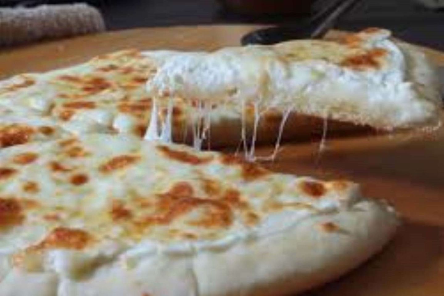 Aish Al Bulbul Pizza - Small Nest Of Bolbol Pizza
