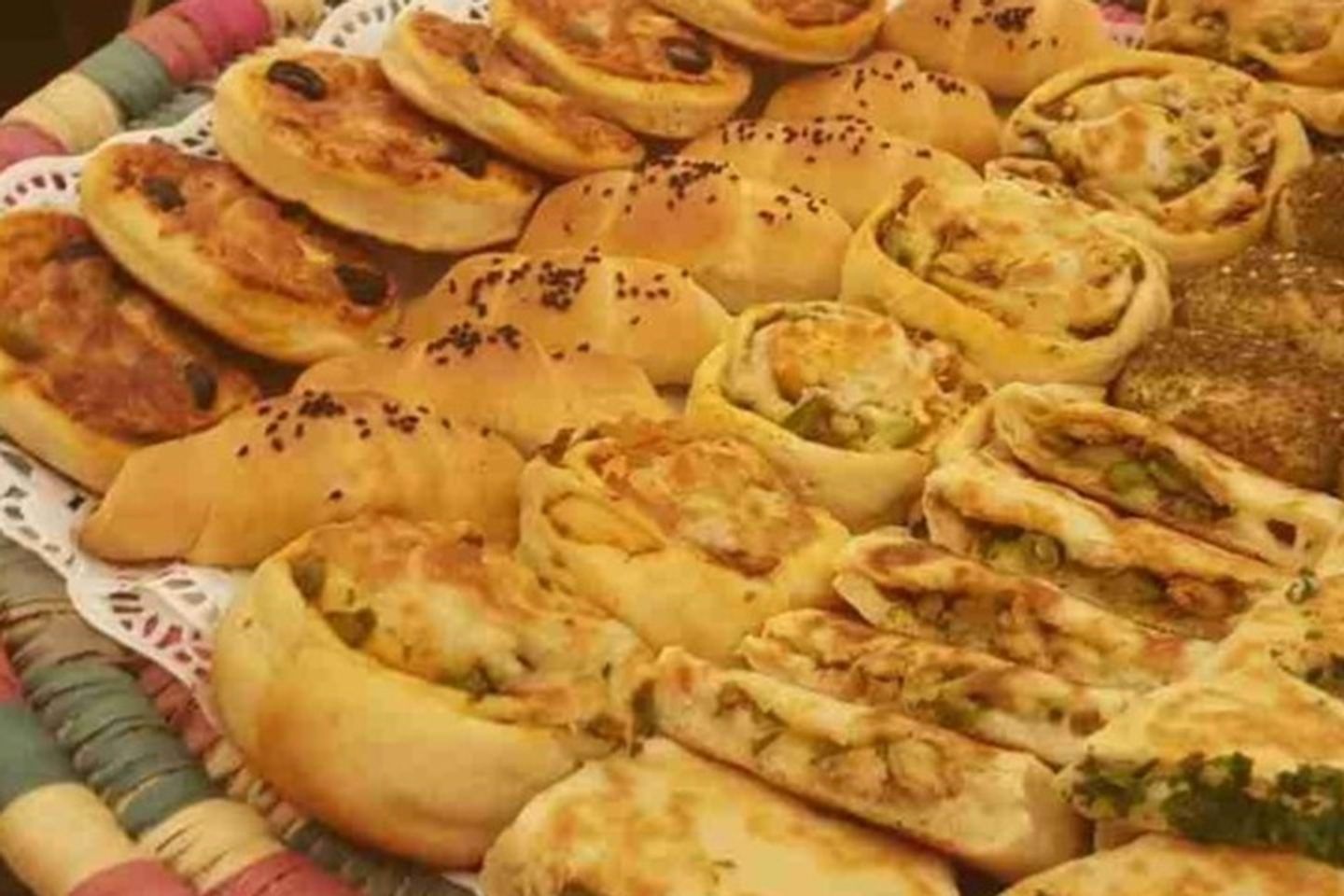 صحن فطائر مشكلة   - وسط