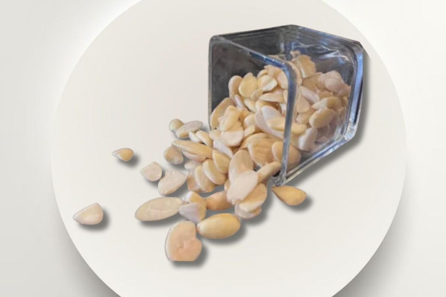 Halved Almonds - 1kg
