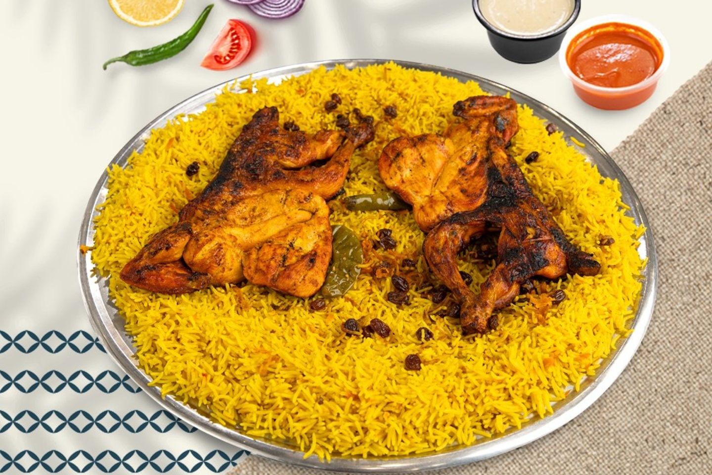 دجاج على الفحم مع ارز بخاري - نص حبة دجاج