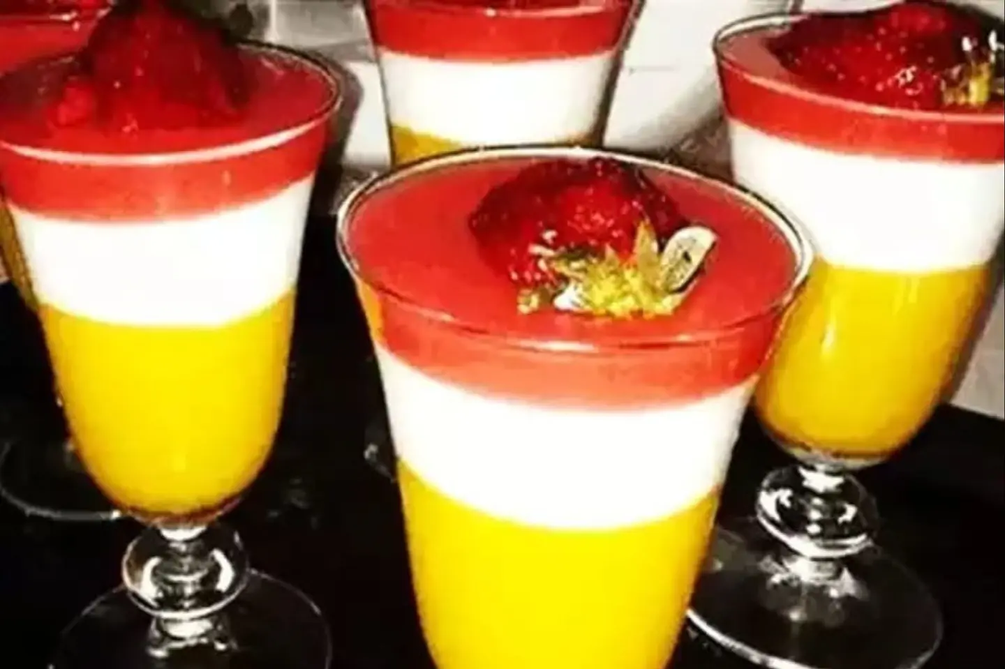 Layers Cocktail - Large